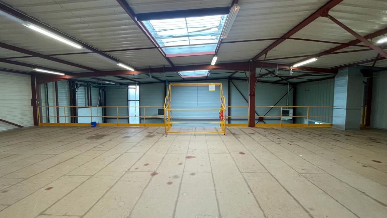 Local d'activité Saint-Germain-de-la-Grange 1950m² Vente local d'activité Saint-Germain-de-la-Grange Yvelines OVACT2533045 9